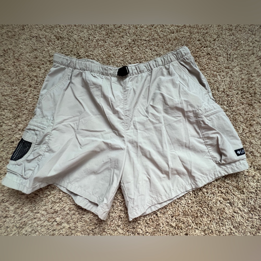 Columbia Woman's Elastic Waist Fishing/Hiking Cargo Shorts